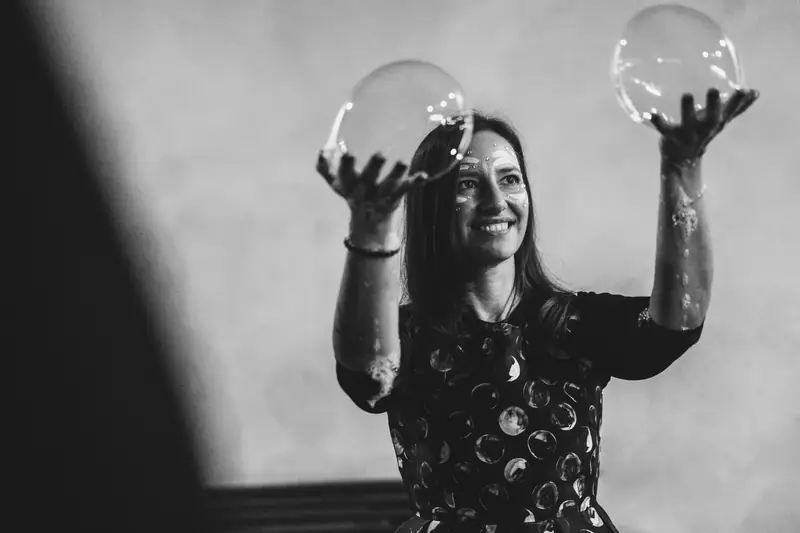 Selezione castagne sulla bilancia