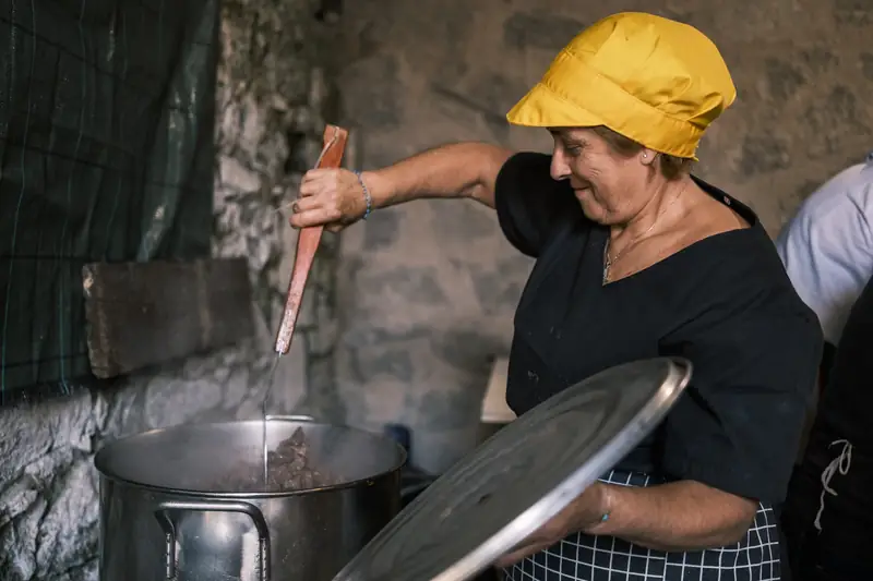Sagra della Castagna di Cave 2024 cucinare